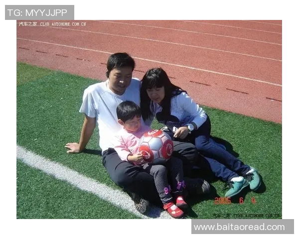 足球明星科鲁兹的传奇旅程与场上风采解析